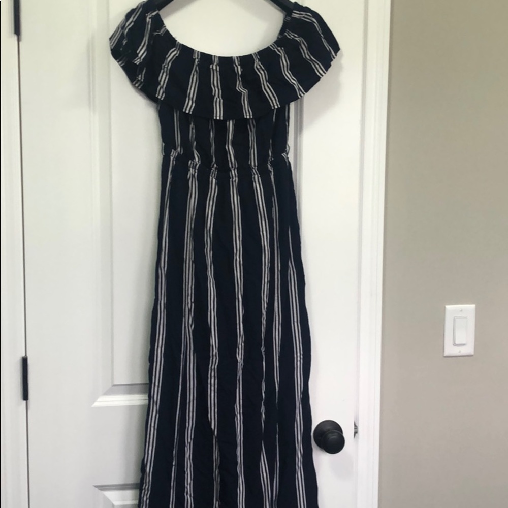 Off the shoulder express maxi
